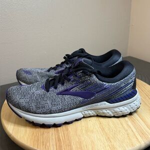 Brooks women’s Adrenaline 19 running shoes